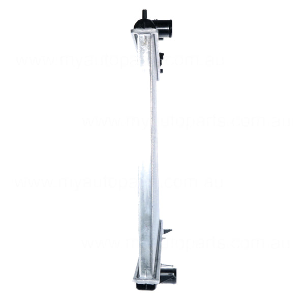 Radiator 35 mm 35 / Plastic Aluminium 450 x 688 x 26 mm Automatic 2.5 L YD25 Aftermarket Suits Nissan Navara D22 2001 to 2015