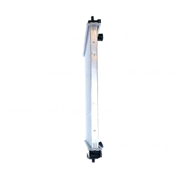 Radiator 32 / 32 mm Plastic Aluminium 425 x 678 x 26 mm Manual/Auto 2.2L/2.3L L F22/F23 Aftermarket Suits Honda Odyssey RA 1995 to 2000