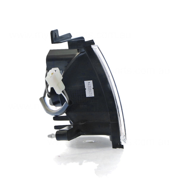 Front Park / Indicator Lamp Passenger Side Certified Suits Mazda B Series UN 2002 to 2006