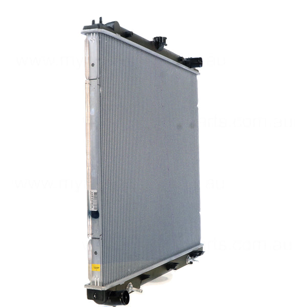 Radiator OEM suits Nissan