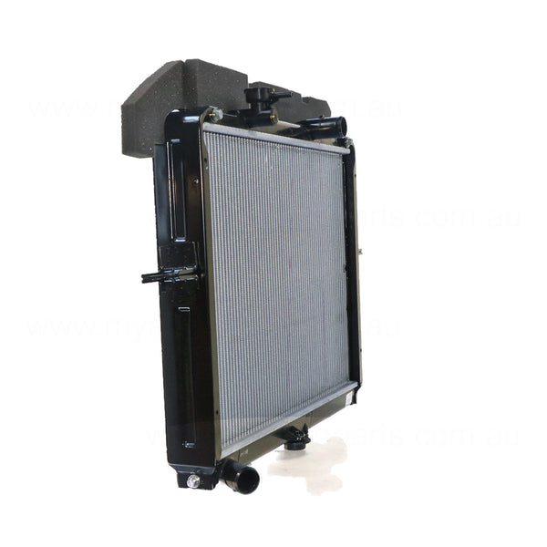 Radiator 35 / 35 mm Plastic Aluminium 420 x 582 x 26 mm Manual 8 mm Fin 2.9L L J3 Suits Kia K2700 / 2900 PU/PU3 2005 to 2008