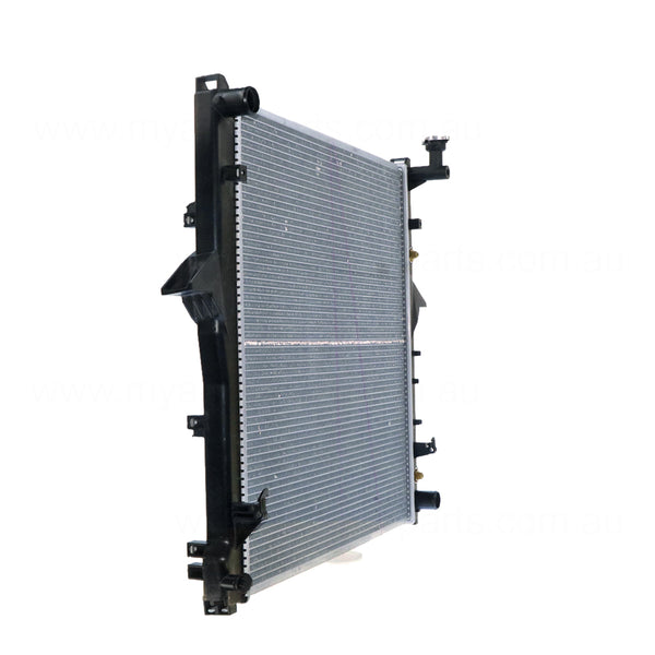 Radiator Aftermarket Suits Kia Sorento BL 2003 to 2009 - 580 x 640 x 26 mm