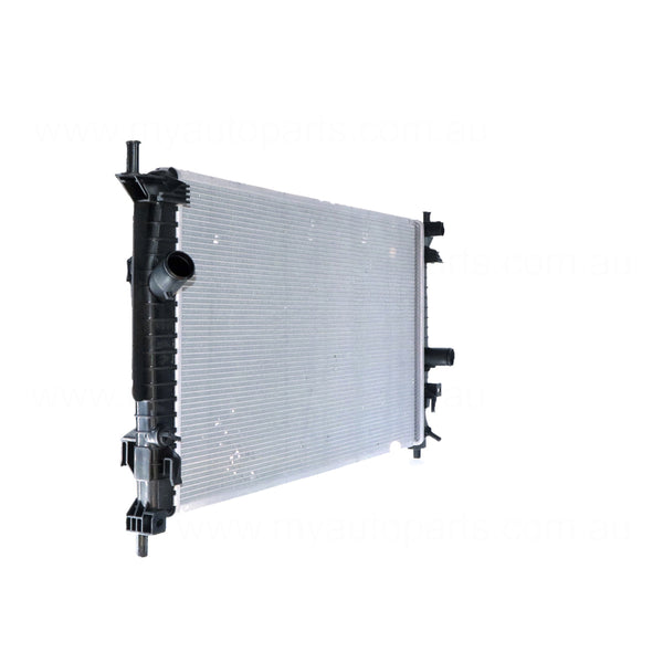 Radiator 34 / 34 mm Plastic Aluminium 670 x 370 x 16 mm Manual/Auto 2.0L,2.3L,2.5L L LF,L3,L5 Aftermarket suits Mazda 3 BL