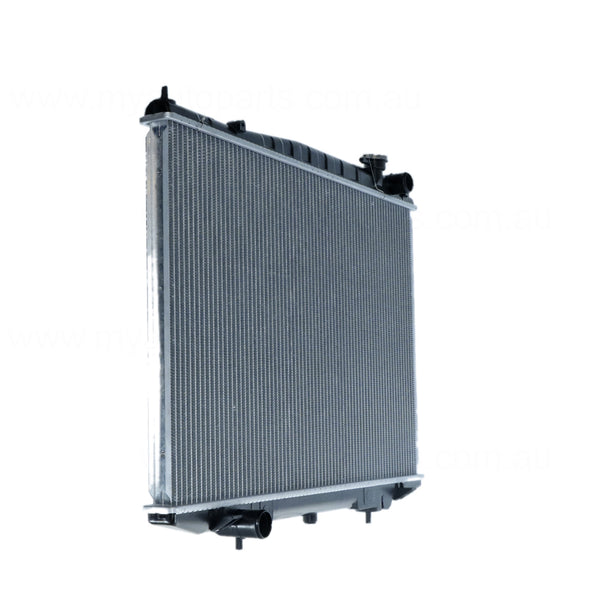 Radiator 35 / 35 mm Plastic Aluminium 450 x 688 x 26 mm Manual 2.7L&3.2L L TD27/QD32 Aftermarket Suits Nissan Navara D22 1997 to 2001
