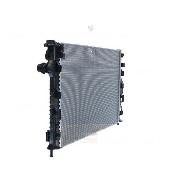 Radiator 38 / 38 mm Plastic Aluminium 670 x 499 x 26 mm Automatic 2.0L 2.5L L D5204/B5204/B5225 Aftermarket Suits Volvo S40 / V40 M Series 2013 to 2021