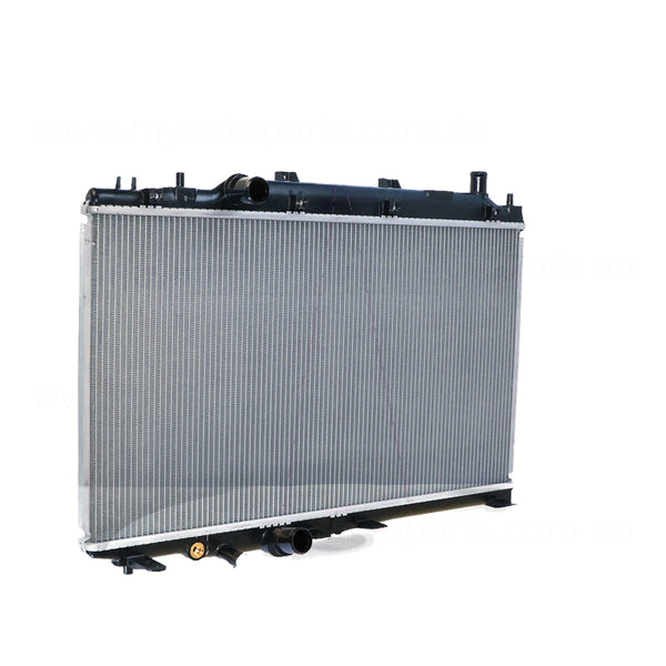 Radiator 32 / 32 mm Plastic Aluminium 375 x 680 x 16 mm CVT 5 mm Fin 1.8 L R18ZF OEM suits Honda HR-V RU
