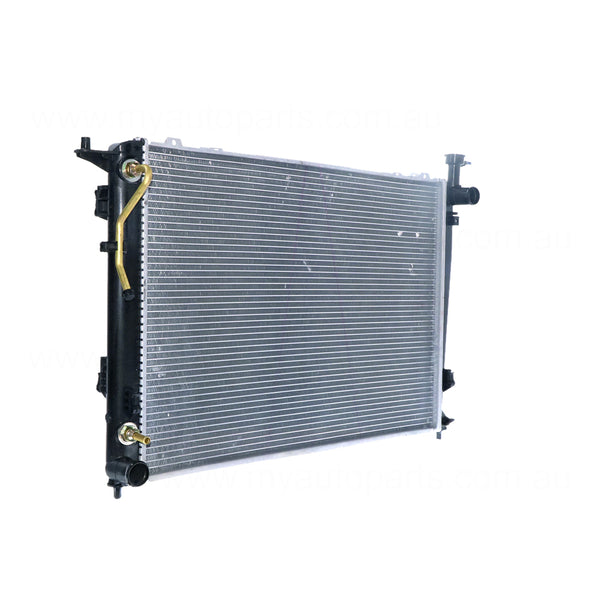 Radiator 35 / 35 mm Plastic Aluminium 670 x 485 x 16 mm Automatic 2.4L 3.5L L G4KE D6DC Aftermarket Suits Kia Sorento XM 2009 to 2012