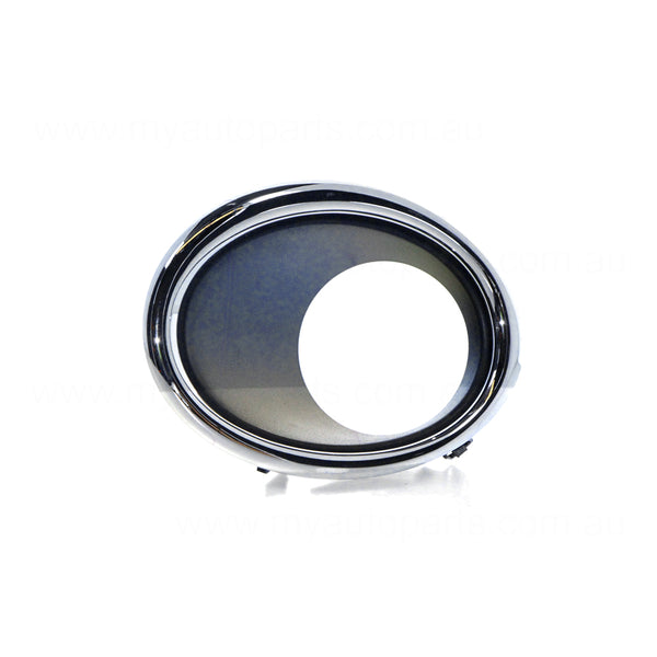 Front Bar Grille With Fog Light Mount Passenger Side OEM Suits Nissan Qashqai Ti J11 6/2014 to 9/2017