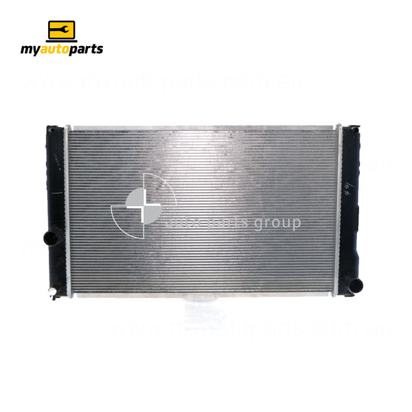 Radiator 34 / 34 mm Plastic Aluminium 600 x 370 x 16 mm CVT 1.5 L 1NZ-FXE Aftermarket suits Toyota Prius-C NHP10R